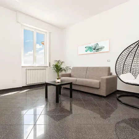 Cozy Apartment, 400m From Beaches And Sea Генуя